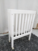 Cuna para bebé plegable blanca en madera de pino